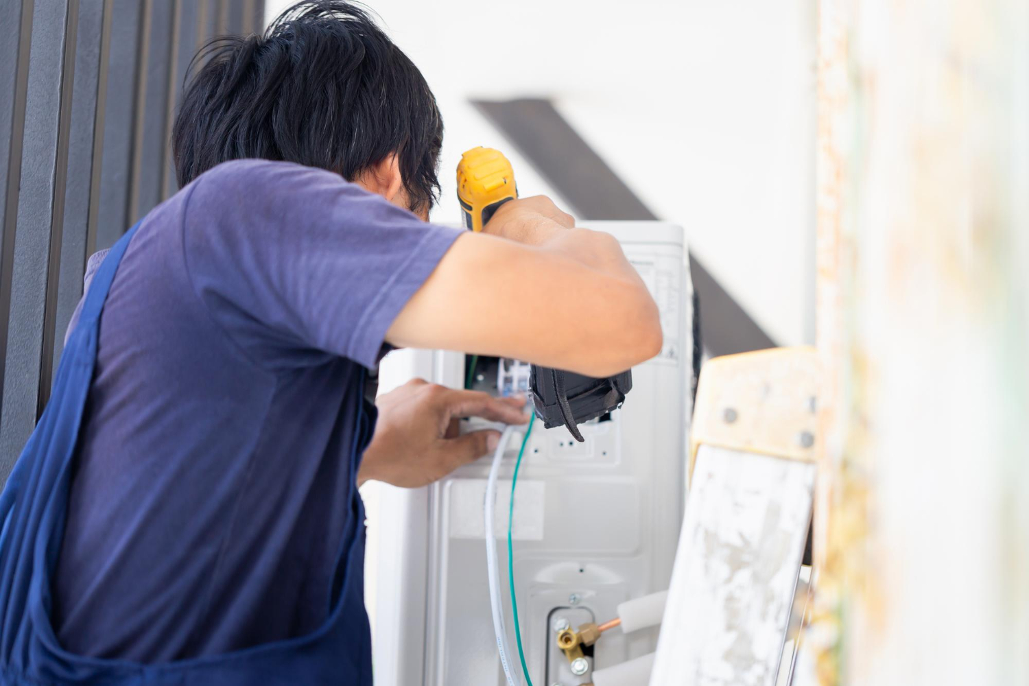 Heat Pump Refrigerant Leaks: Detection and Solutions for Moorestown Homes