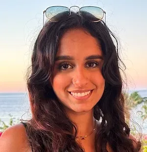 Enya Pinjani's headshot
