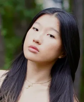 Fiona Hu's headshot
