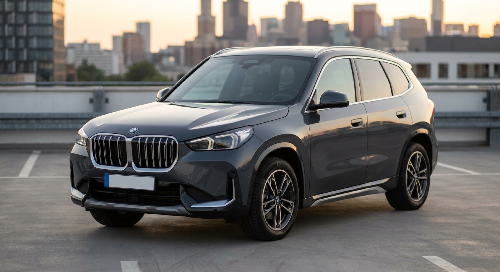 BMW X1 sur un parking en toiture