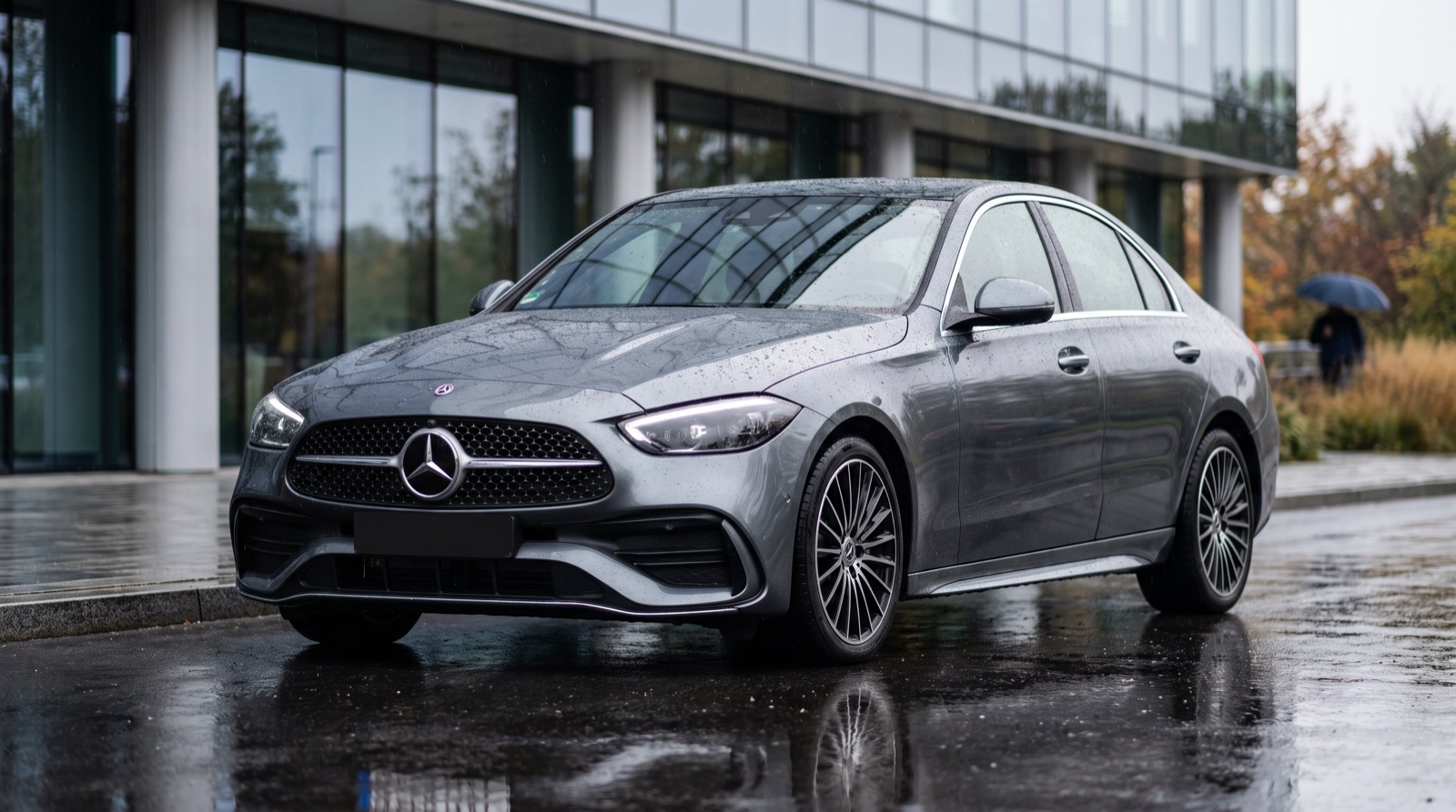 Mercedes Classe C devant un immeuble de bureaux