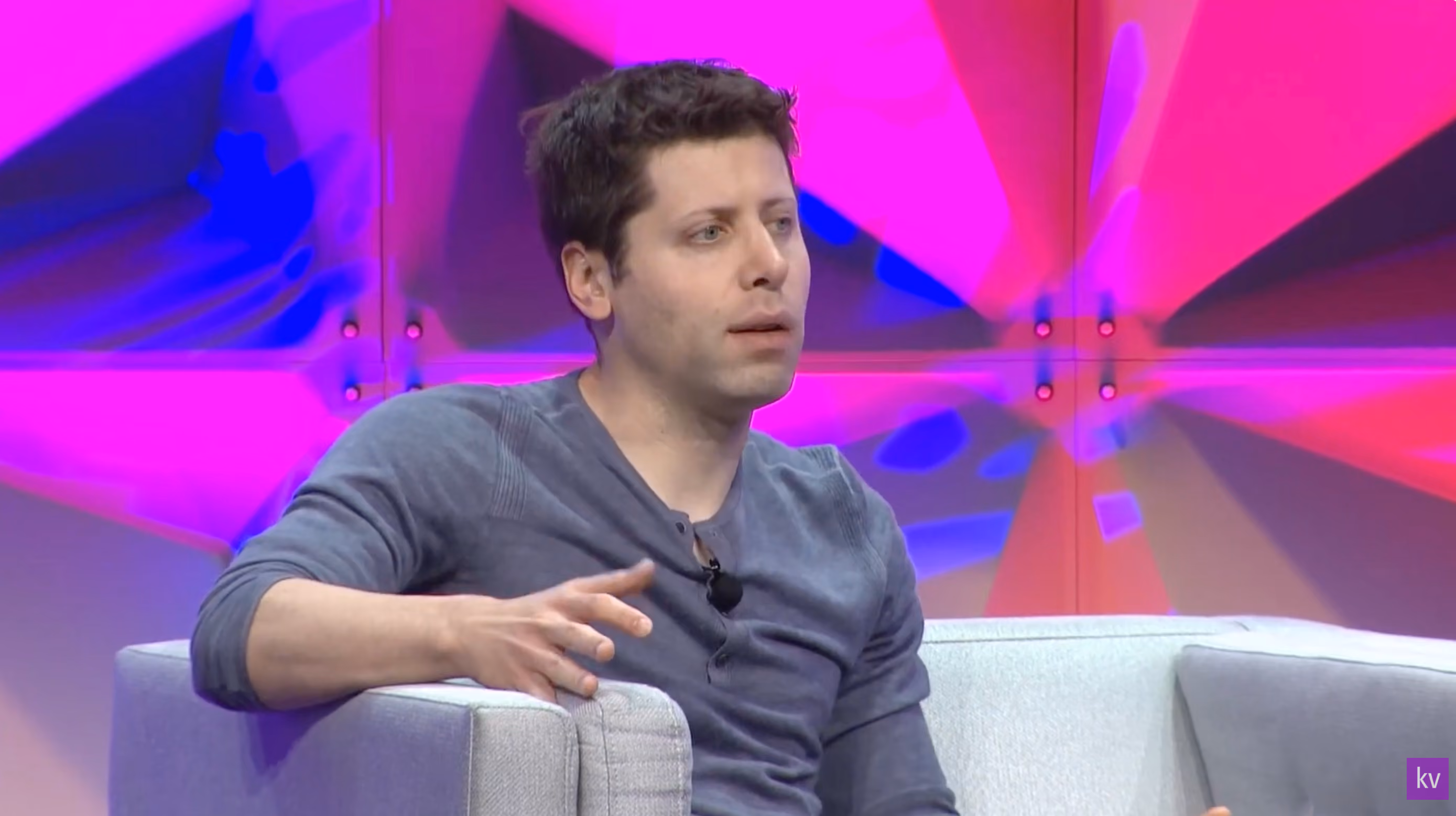A Glimpse Into The Future: 2019 Keynote Discussion Sam Altman and Vinod Khosla