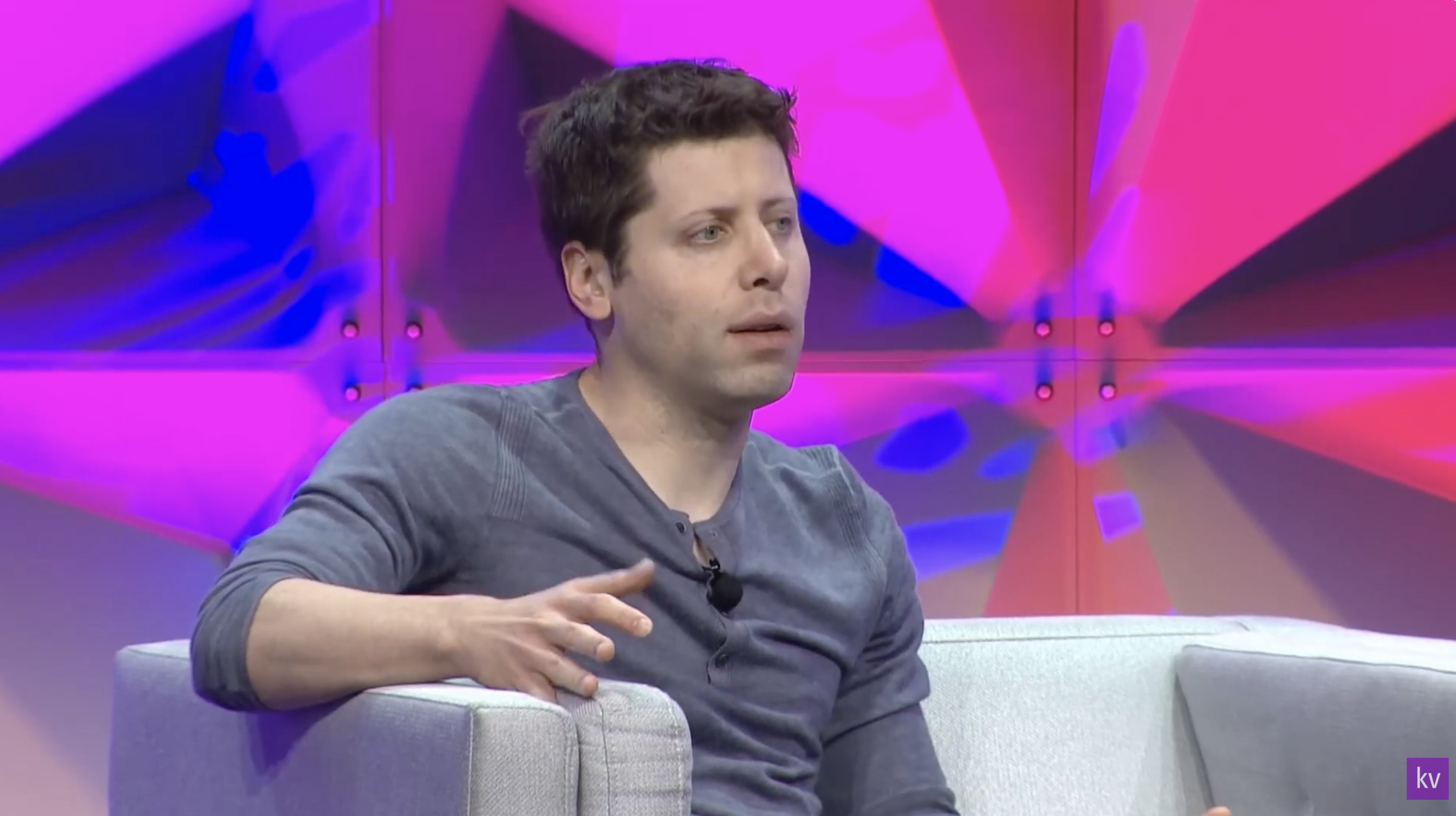 A Glimpse Into The Future: 2019 Keynote Discussion Sam Altman and Vinod Khosla