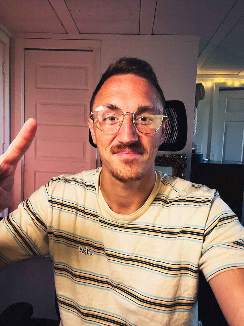 Lee Mullet at Rezurrected Coffee