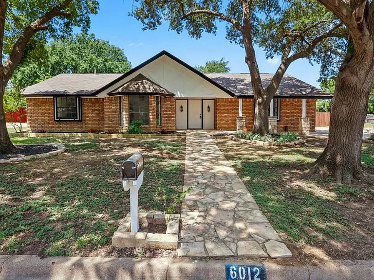 Property Main Image Wrapper