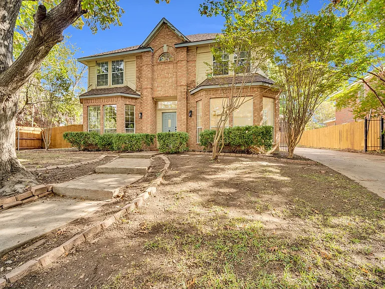 Two-story home in south Fort Worth