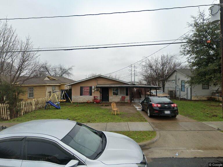 Single-story home in established Grand Prairie neighborhood
