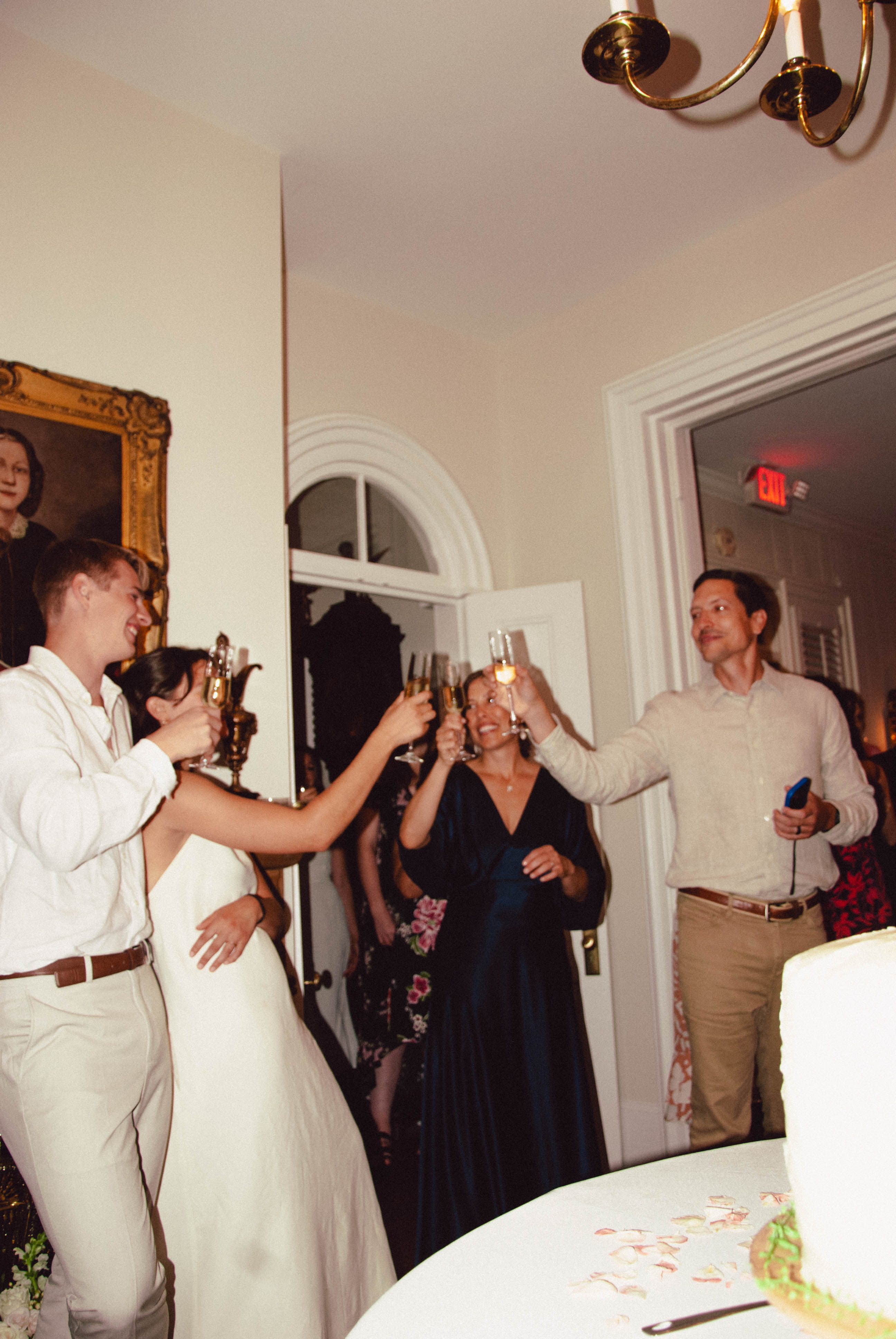 Different wedding picture ideas during speeches.