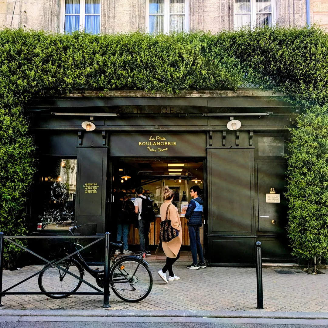 Chambre froide et vitrines réfrigérées, La Petite Boulangerie Notre Dame à Bordeaux, réalisation Tempera, photo 1