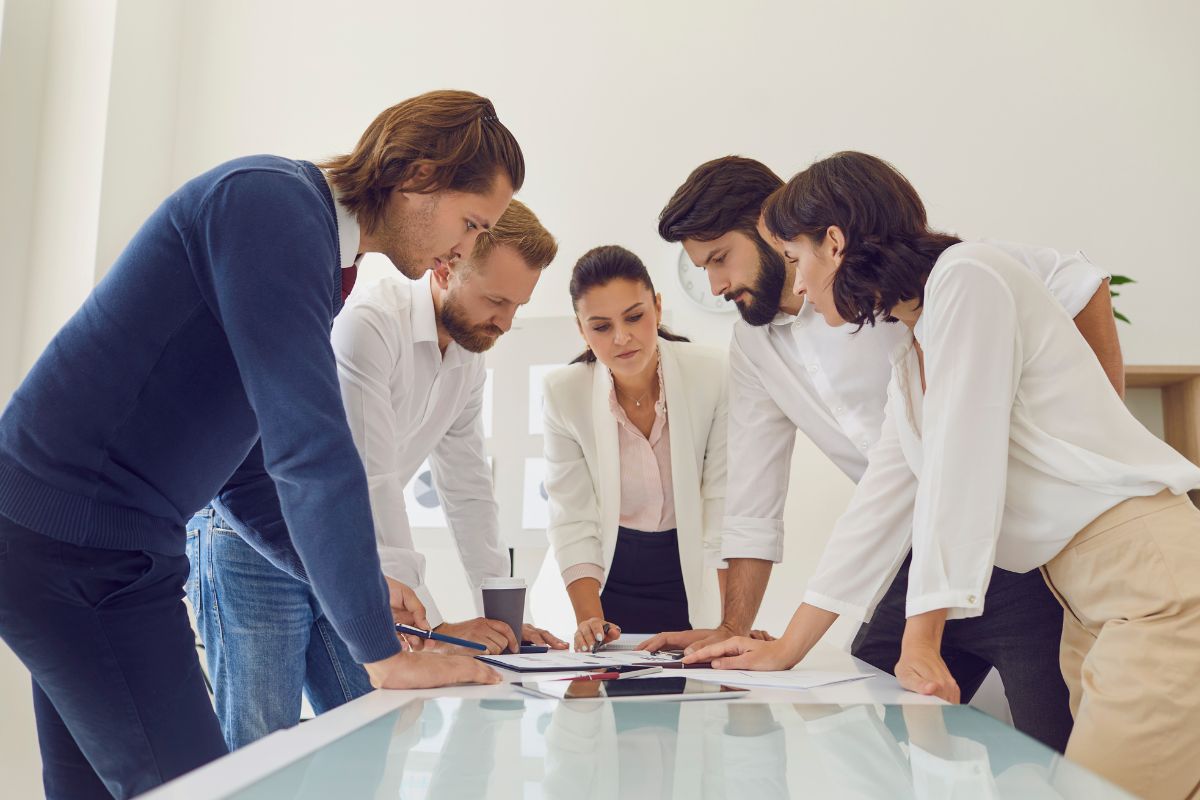 Devenir ingénieur commercial : métier, missions, salaire