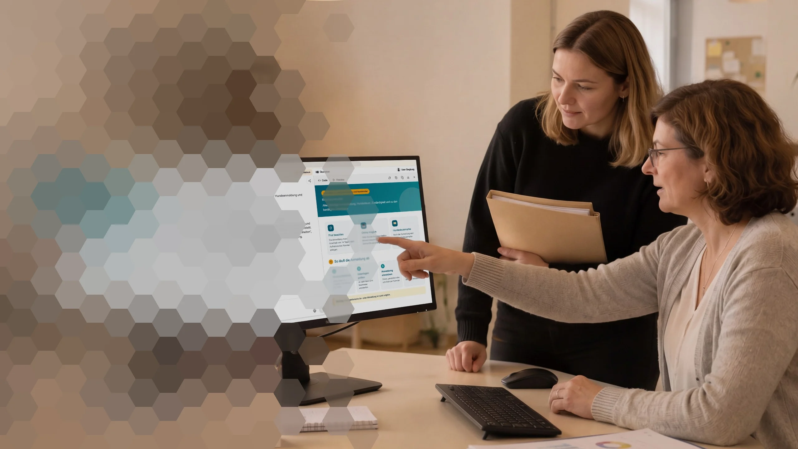 Mitarbeitende arbeiten mit neuradesk