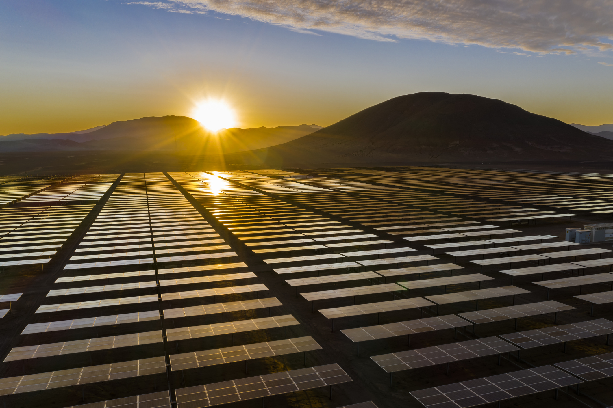 Paneles solares para naves industriales: guía completa para empresas manufactureras