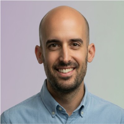 "Visual representation of a LinkedIn network, connecting diverse professionals across industries. Highlights the power of LinkedIn for global networking and collaboration."