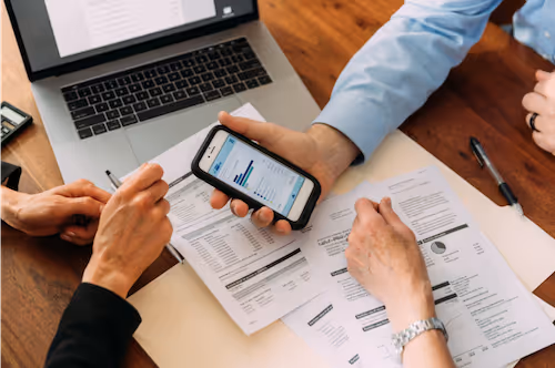 Financial advisor image