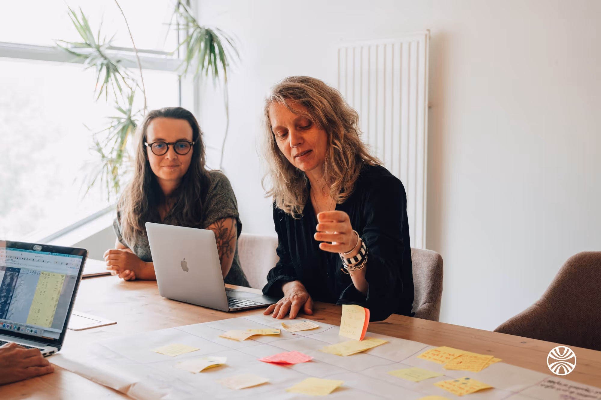 2 consultants RSE en brainstorming