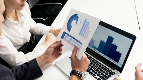 analyse de graphiques performance financière et RSE