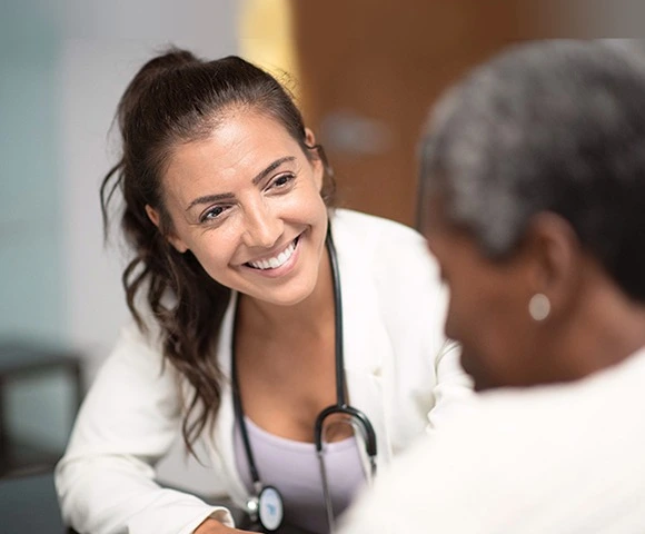 professionelle de santé avec un patient