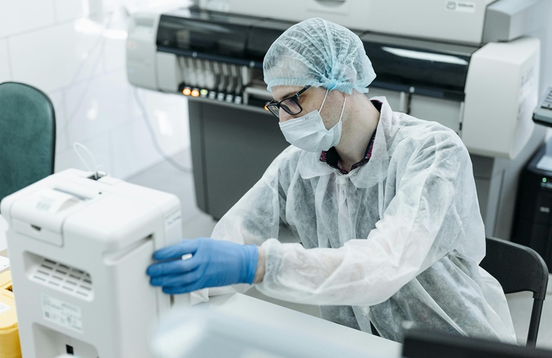 recherche médicale en laboratoire pharmaceutique