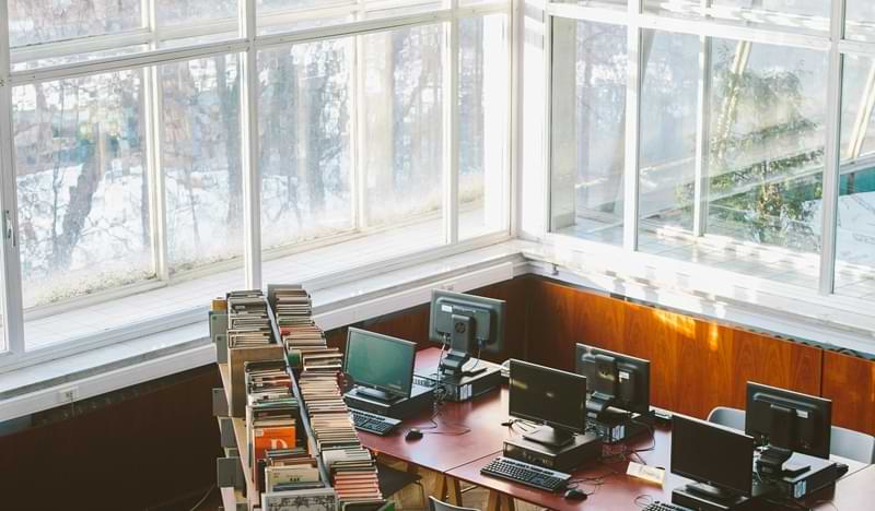 bibliothèque dans une université
