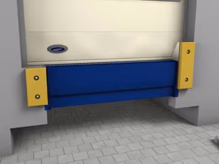 Vorbereitete Laderampe mit blauer Auffahrschwelle und gelben Sicherheitskappen an einer weißen Laderampe.