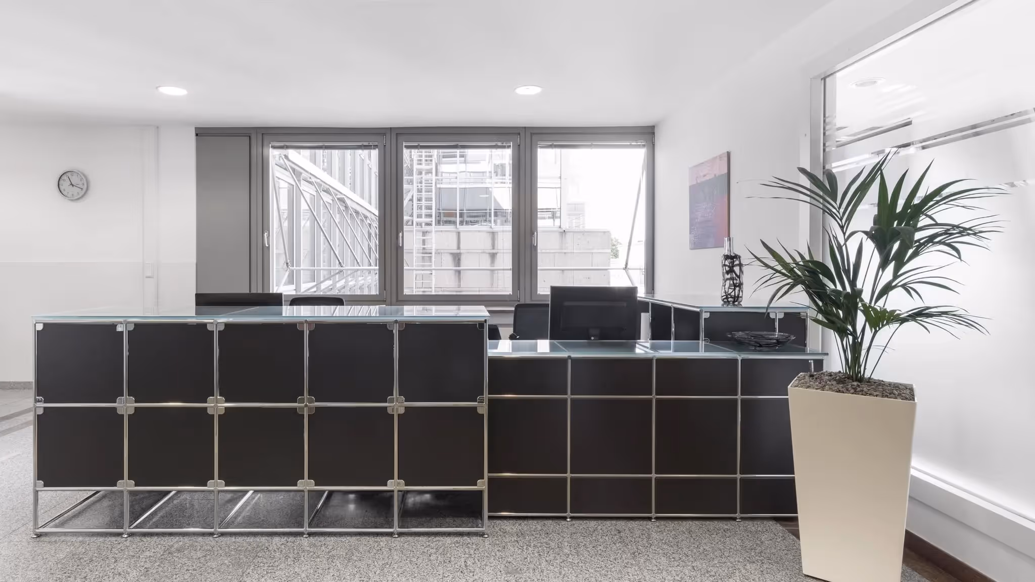 Neumarkt Galerie by Regus — Konferenzraum mit flexiblen Arbeitsplätzen und moderner Architektur
