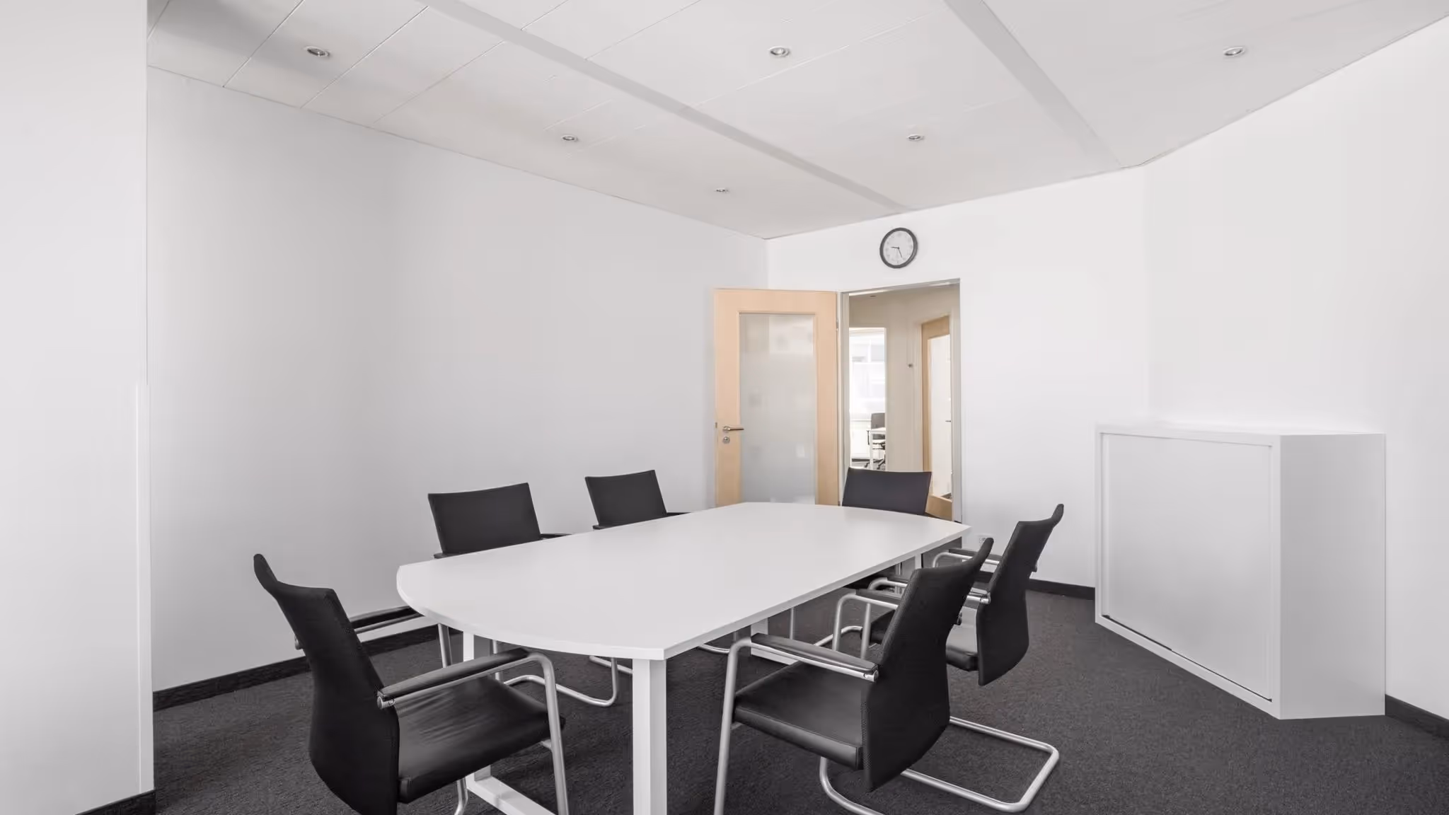 Neumarkt Galerie by Regus — Arbeitsplatz mit flexiblen Arbeitsplätzen und moderner Architektur