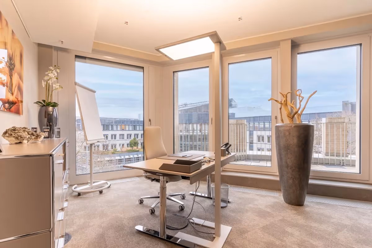 Wallarkaden by Collection — Konferenzraum mit flexiblen Arbeitsplätzen und moderner Architektur