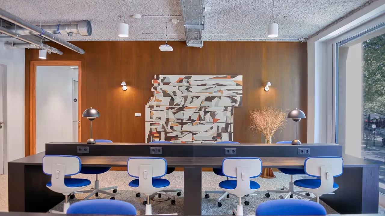 Rudolfplatz by WeWork — Arbeitsplatz mit flexiblen Arbeitsplätzen und moderner Architektur