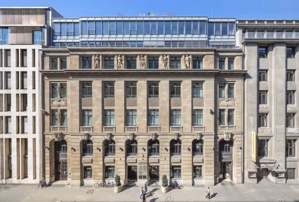 Rheinische Palais by Ruby Works — Coworking-Bereich mit flexiblen Arbeitsplätzen und moderner Architektur