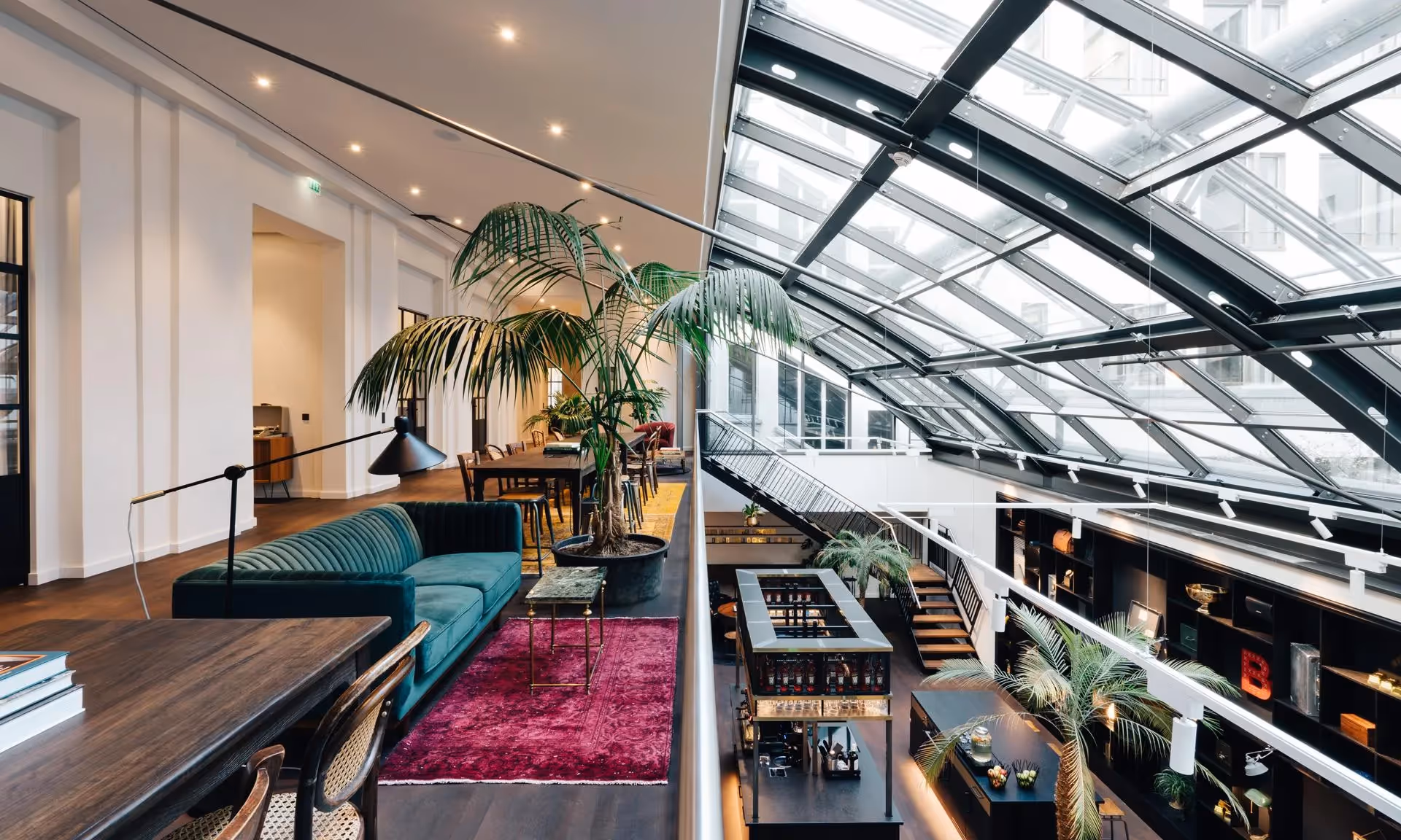 Rheinische Palais by Ruby Works