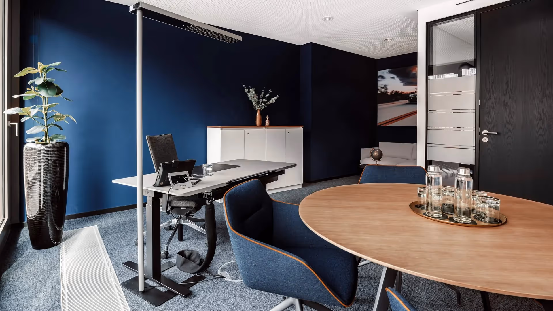 Kronprinzenpalais by Contora — Coworking-Bereich mit flexiblen Arbeitsplätzen und moderner Architektur