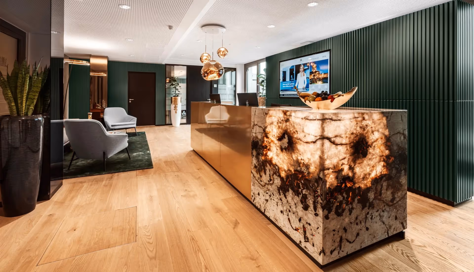 Kronprinzenpalais by Contora — Coworking-Bereich mit flexiblen Arbeitsplätzen und moderner Architektur