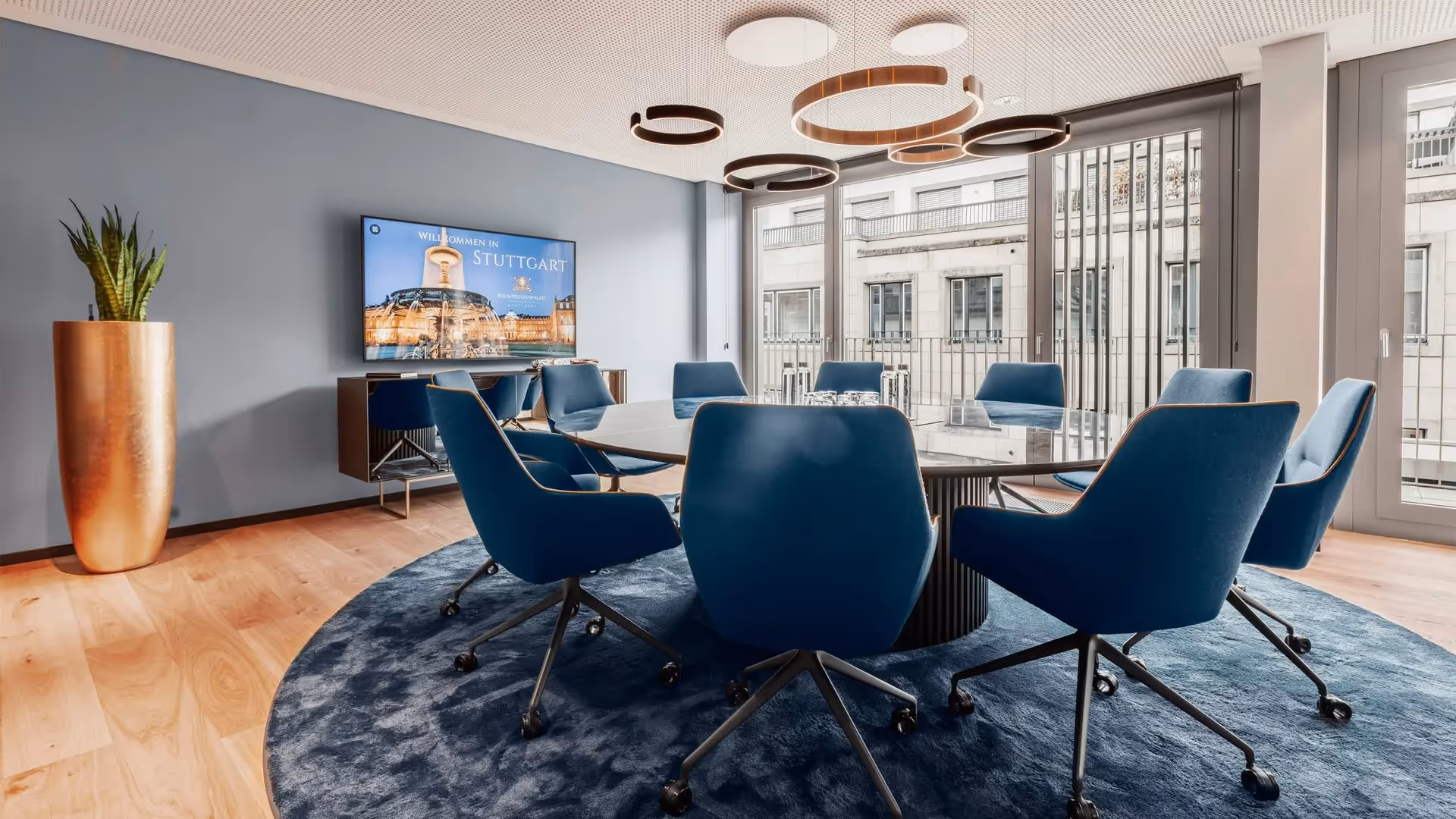 Kronprinzenpalais by Contora — Büro mit flexiblen Arbeitsplätzen und moderner Architektur