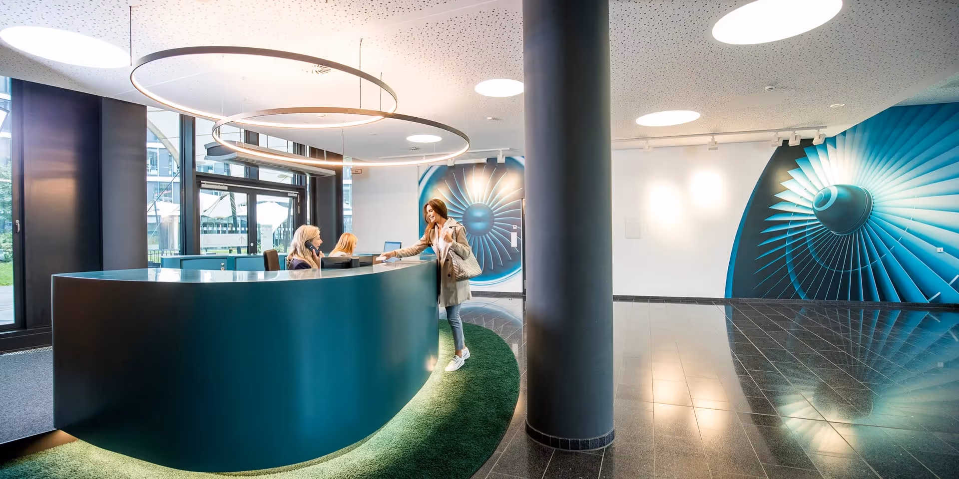 SkyLoop by Agendis — Büro mit flexiblen Arbeitsplätzen und moderner Architektur