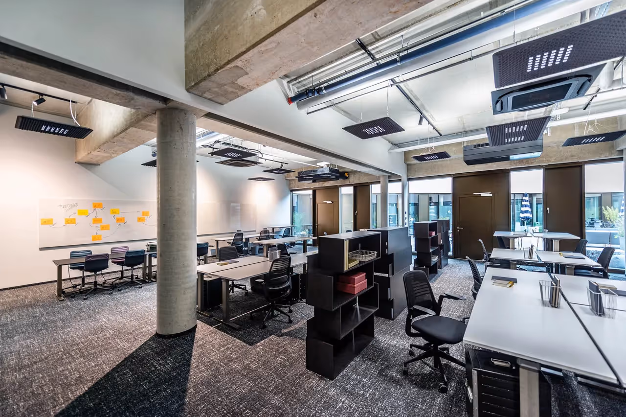 Eberhardhöfe by Design Offices — Büro mit flexiblen Arbeitsplätzen und moderner Architektur