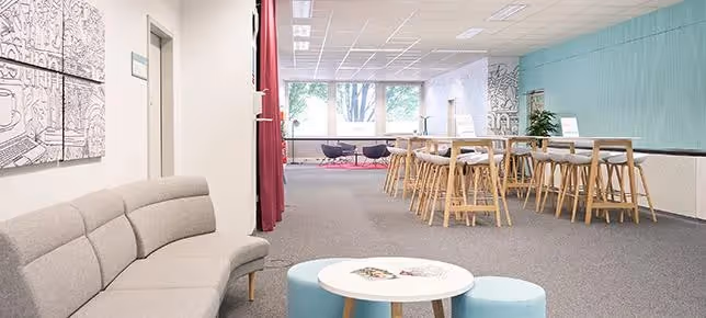 Park München-Neuaubing
 by Sirius — Empfangsbereich mit flexiblen Arbeitsplätzen und moderner Architektur