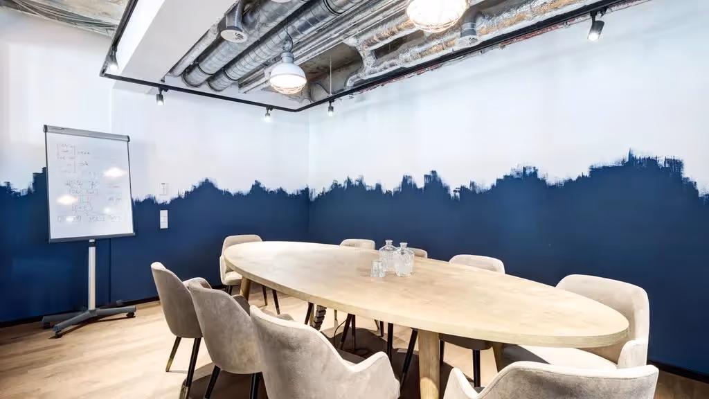 Salvatorplatz by Mindspace — Lounge mit flexiblen Arbeitsplätzen und moderner Architektur