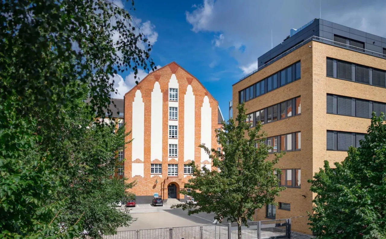 Bouché Höfe by Scaling Spaces