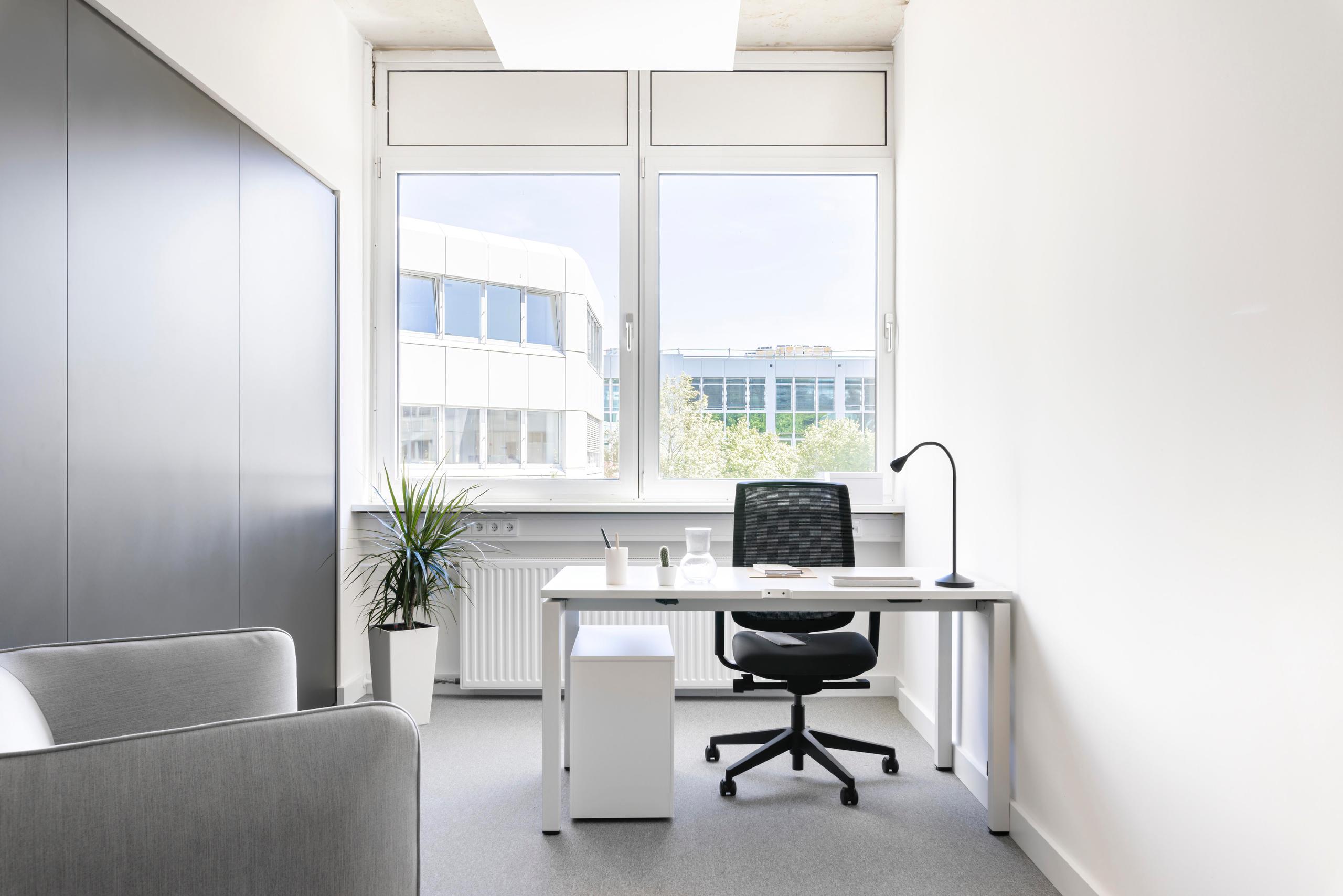 Maria-Goeppert-Straße by Regus