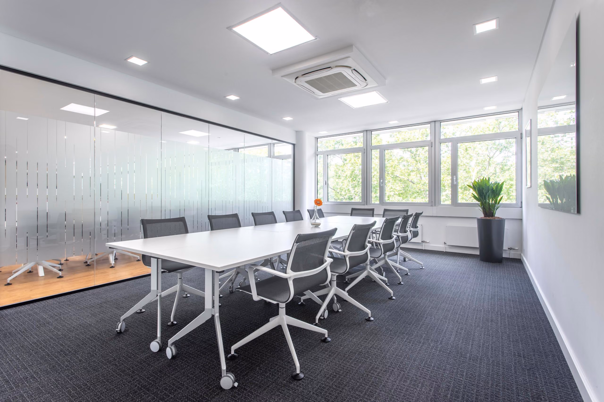 Theo und Luise by Regus