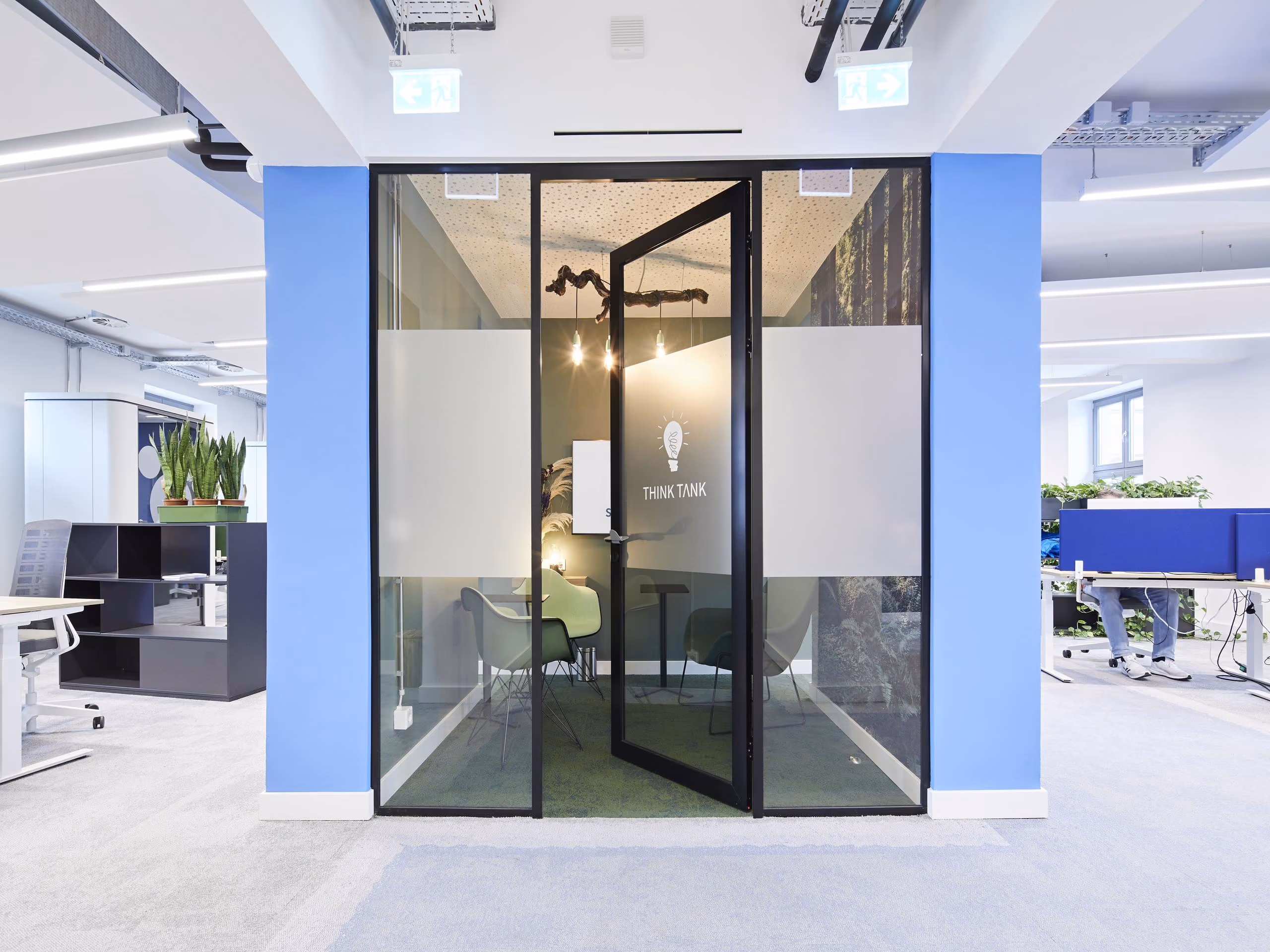 Taylor by 1000 Satellites – Mannheim