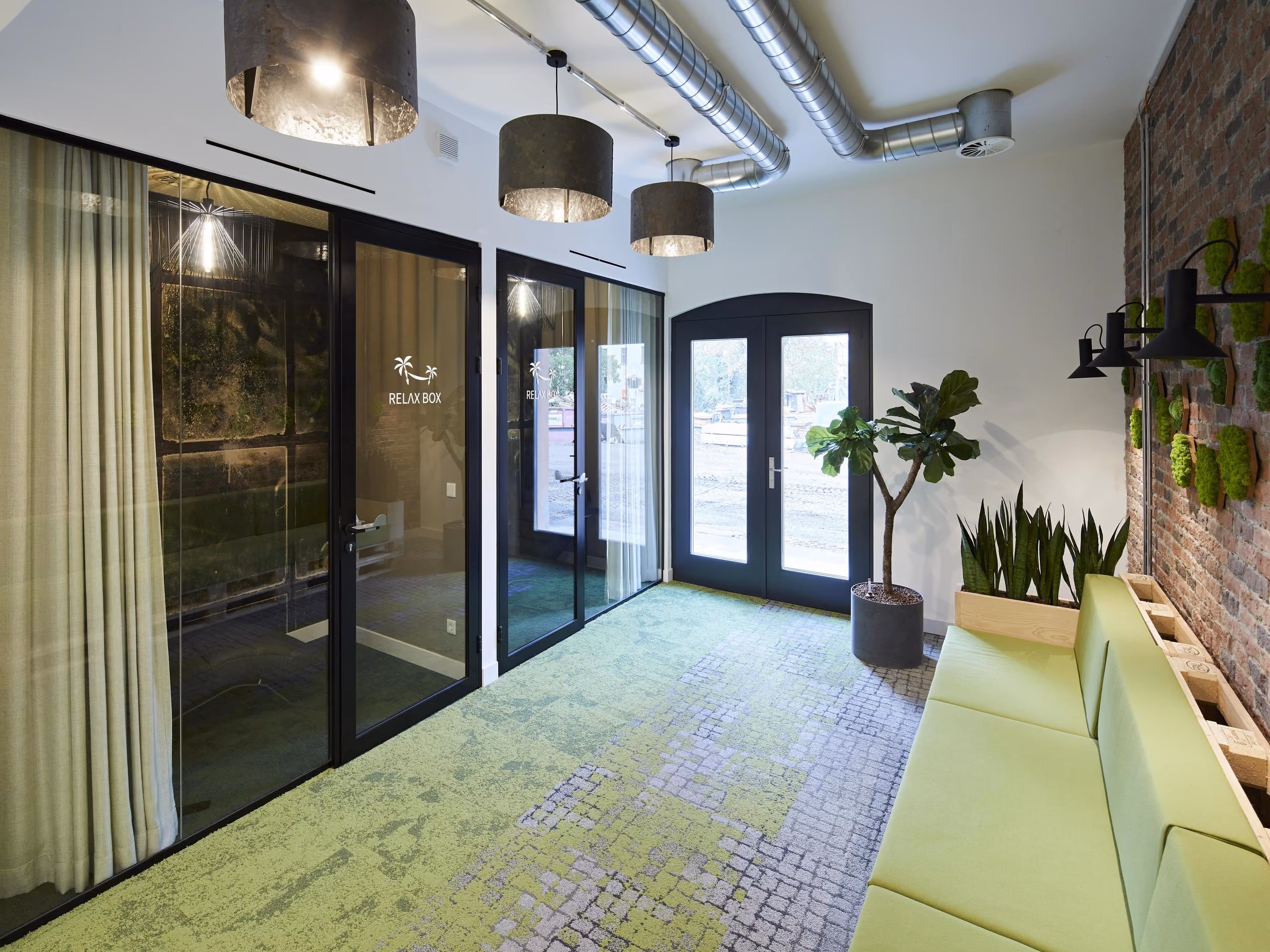 Taylor by 1000 Satellites – Mannheim