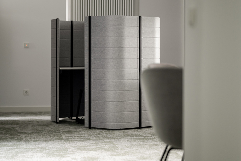 Am Stachus by Office Club – München
