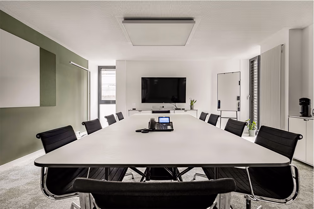 Am Stachus by Office Club – München