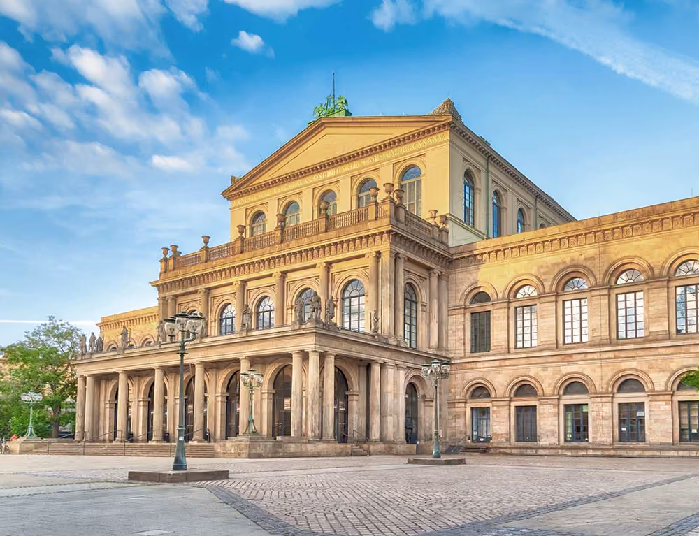 An der Oper by Office Club