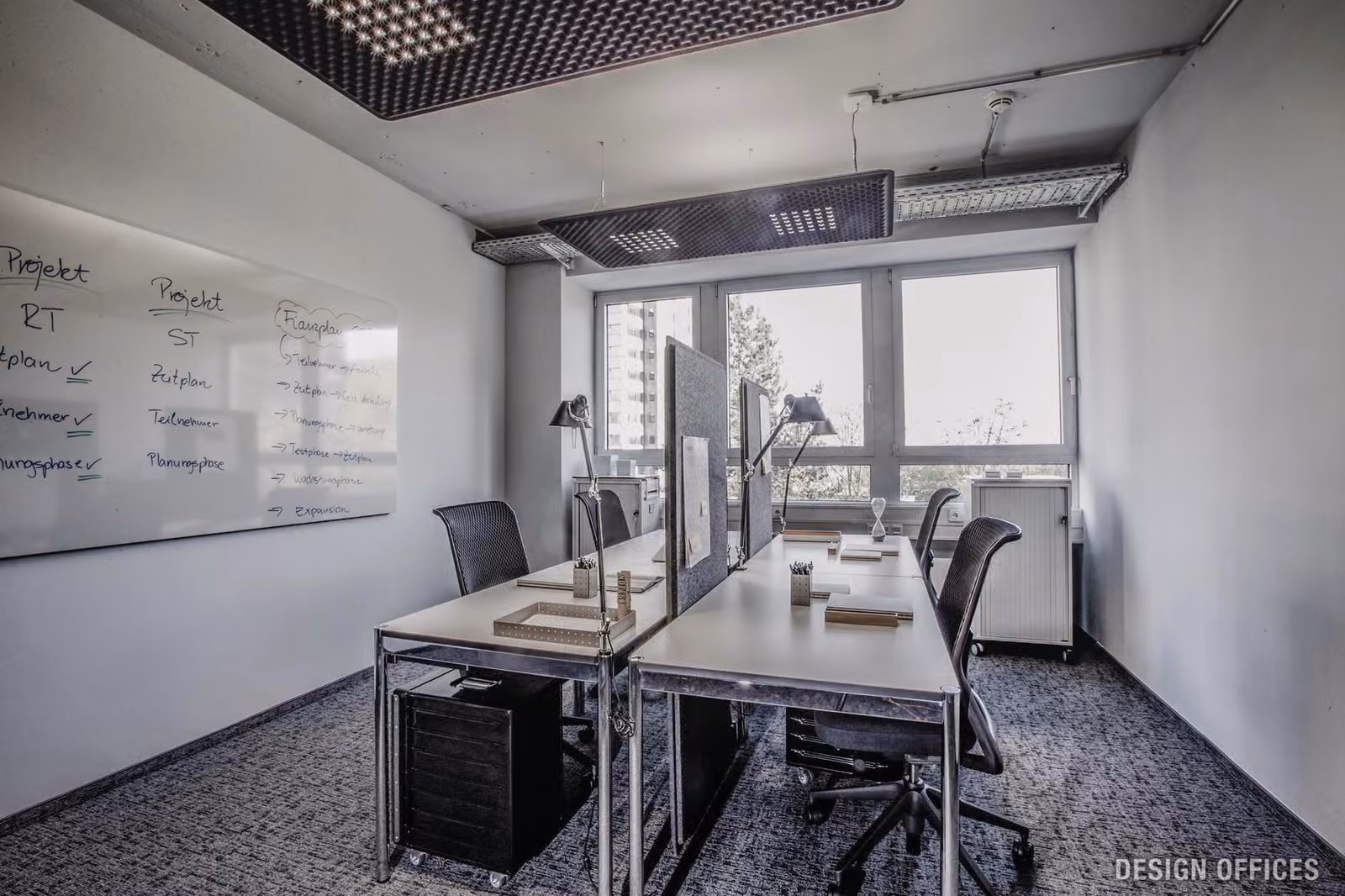 Design Offices Frankfurt Eschborn — Coworking-Fläche mit Einzelarbeitsplätzen