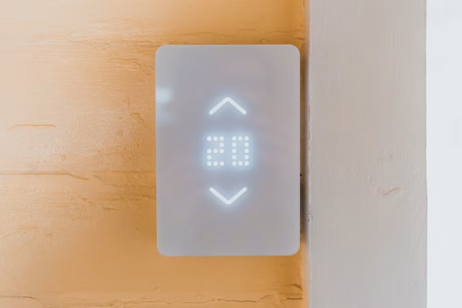 The Role of Batteries in Reducing Grid Reliance