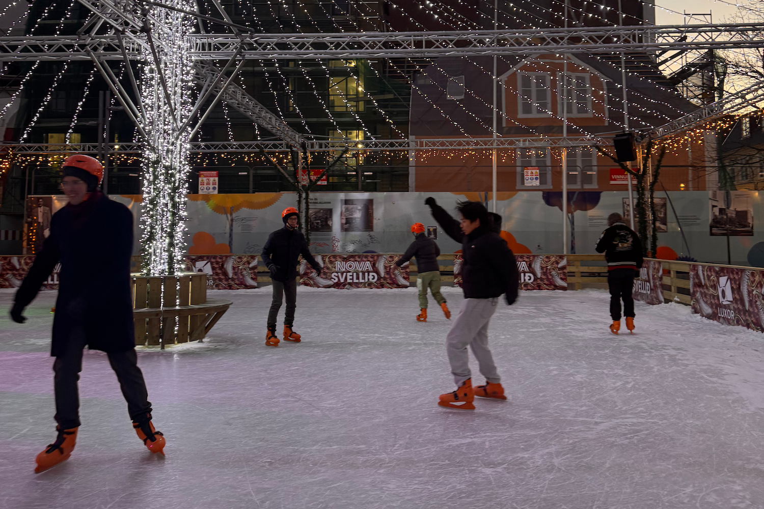 Iceland Music Closes for Winter Break December 22