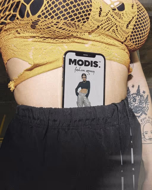 braaands_Modis-05_att4KOKc3247uqmEW