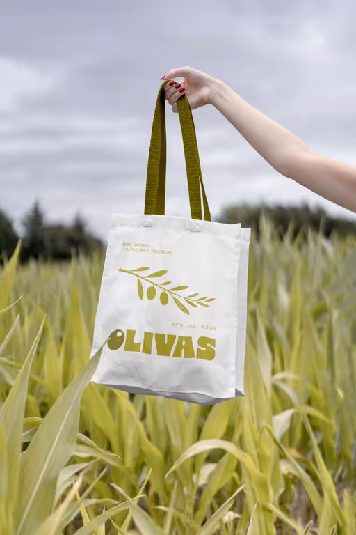 braaands_Olivas-03_attyJpYIEJZAWy3mA